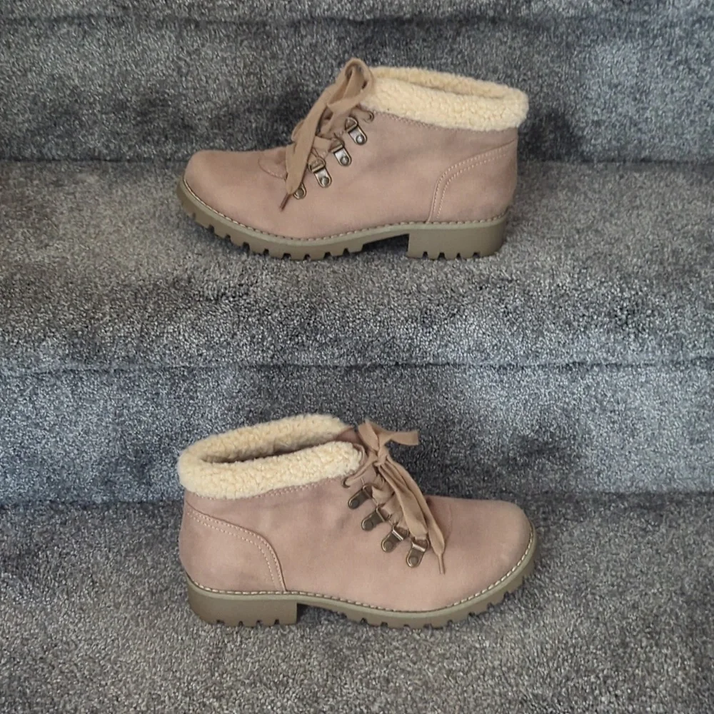 Cliffs white mountain ankle boots
